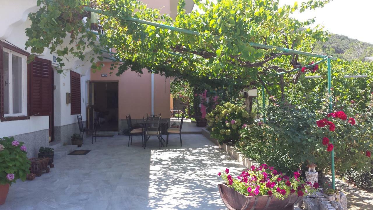 Guesthouse Familija Tariba Supetarska Draga Eksteriør bilde