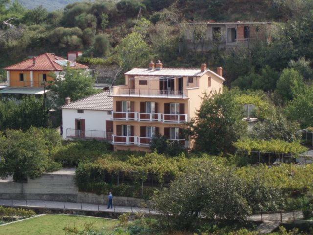 Guesthouse Familija Tariba Supetarska Draga Eksteriør bilde